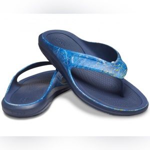 New Mens Crocs Swiftwater Mossy Oak Coastal Wave Flip Flop Sandals